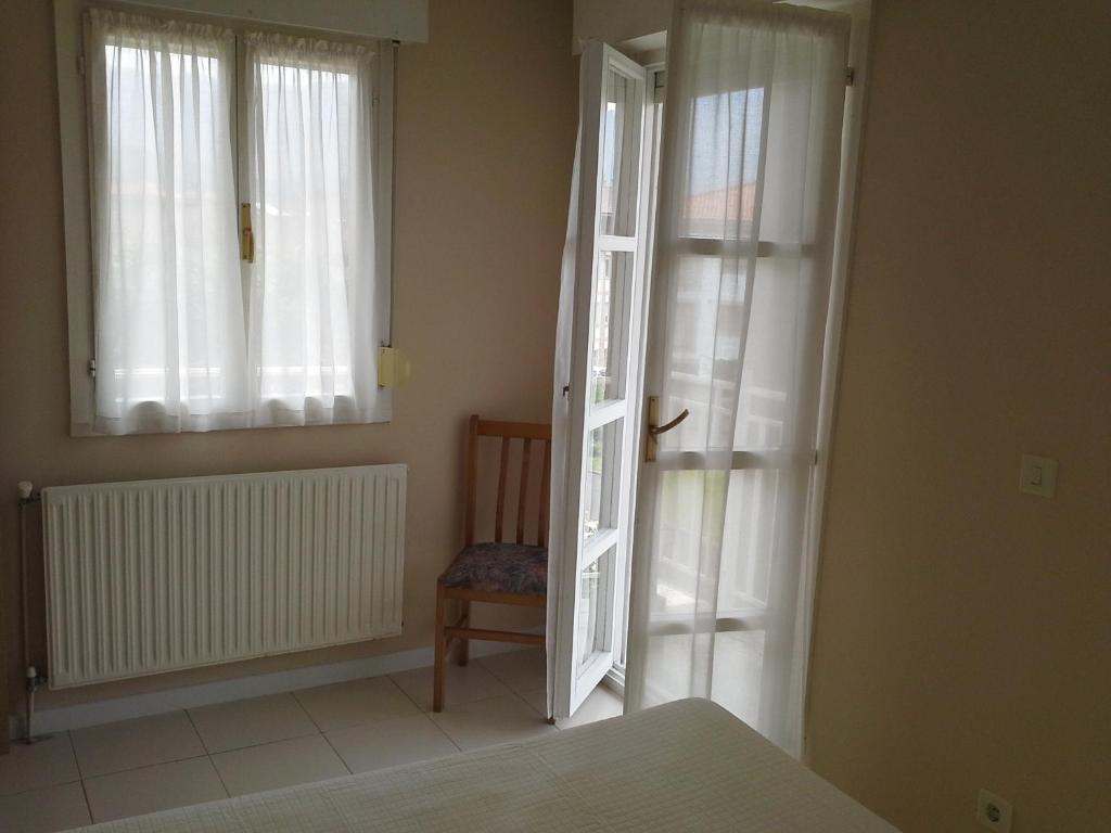 Apartamentos San Pedro En يانس الغرفة الصورة