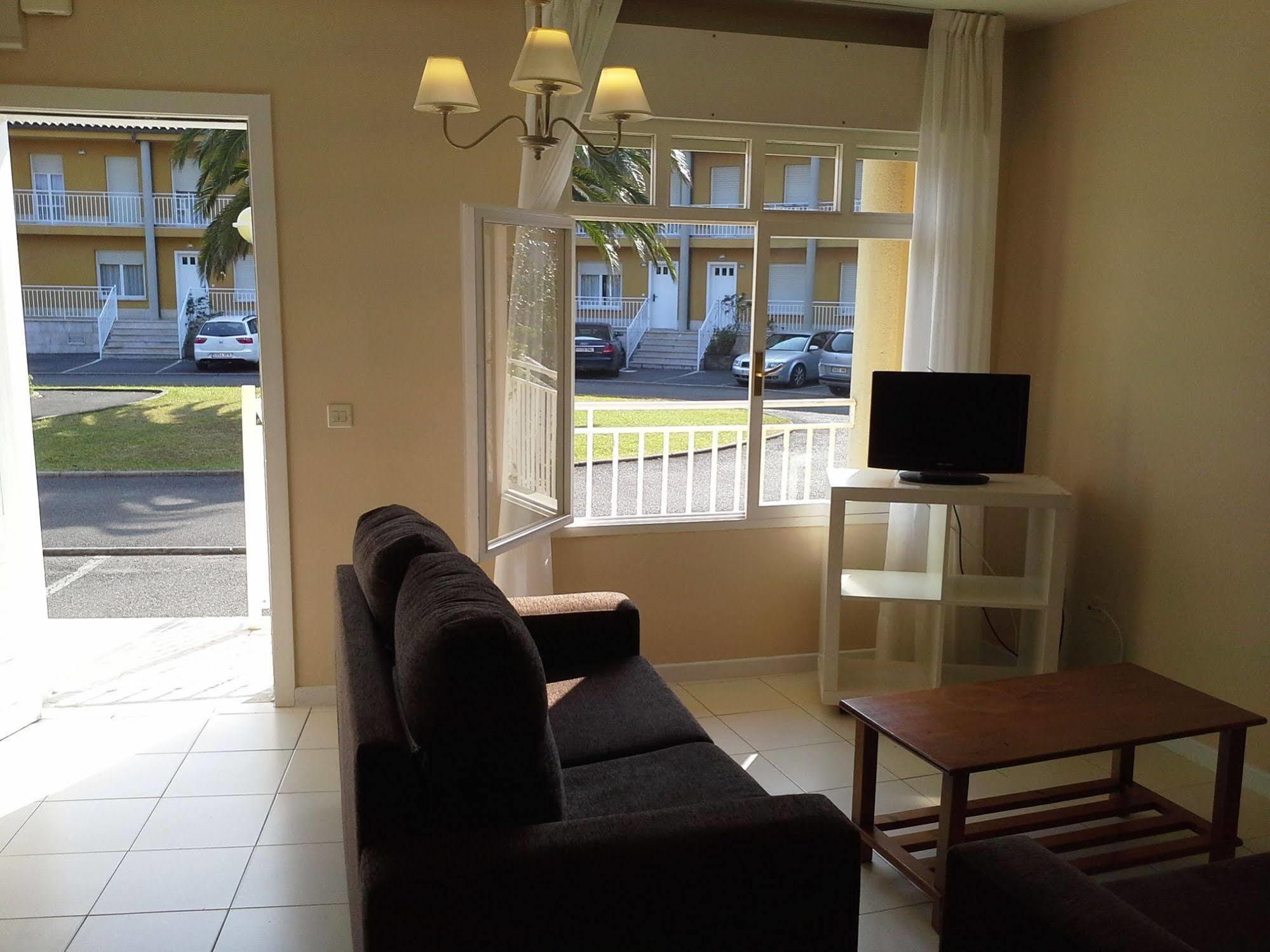 Apartamentos San Pedro En يانس المظهر الخارجي الصورة