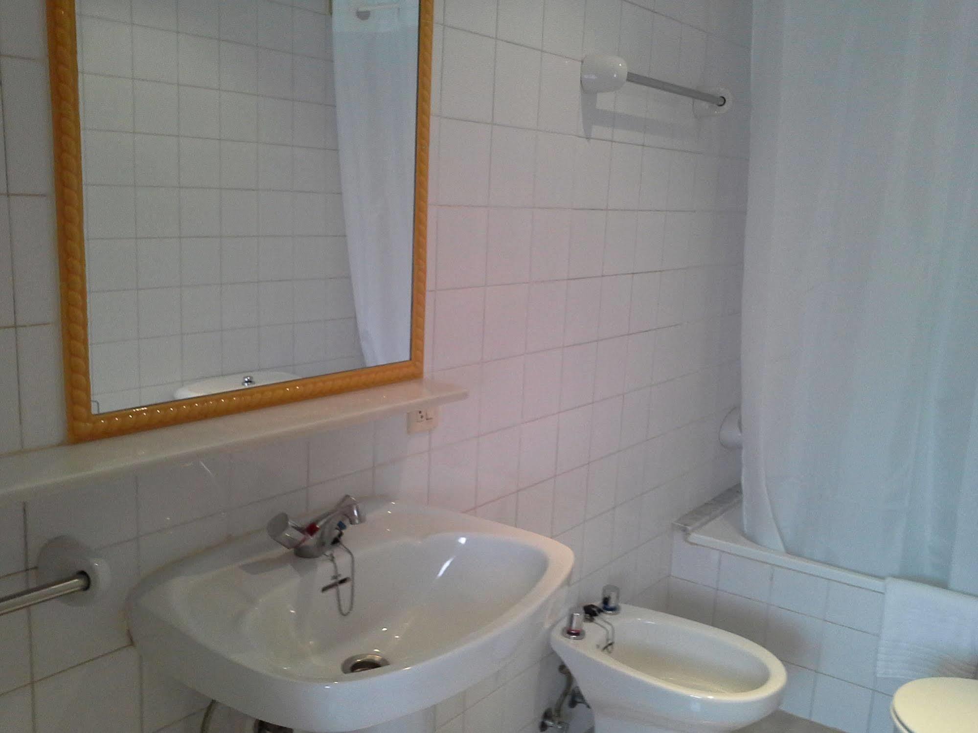 Apartamentos San Pedro En يانس المظهر الخارجي الصورة